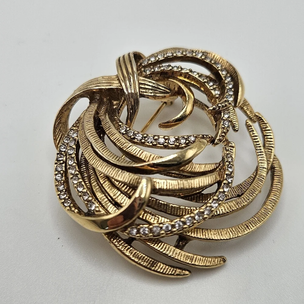 VINTAGE Monet Gold Tone Pave Rhinestone Swirls Sculptural Brooch Pin Signed